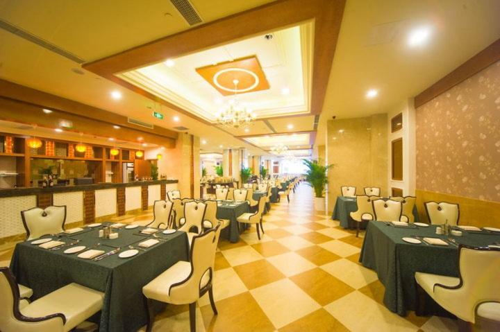 Ramada Chengdu North Hotel Restaurant foto